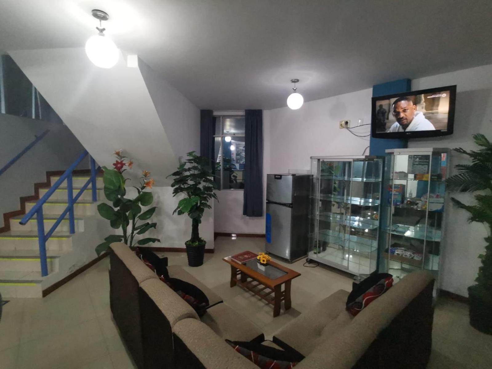 Hostal Puerto Ingles Іло Екстер'єр фото