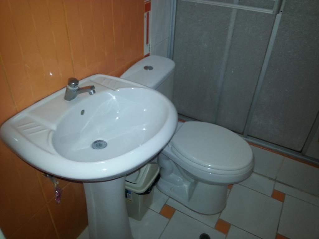 Hostal Puerto Ingles Іло Номер фото