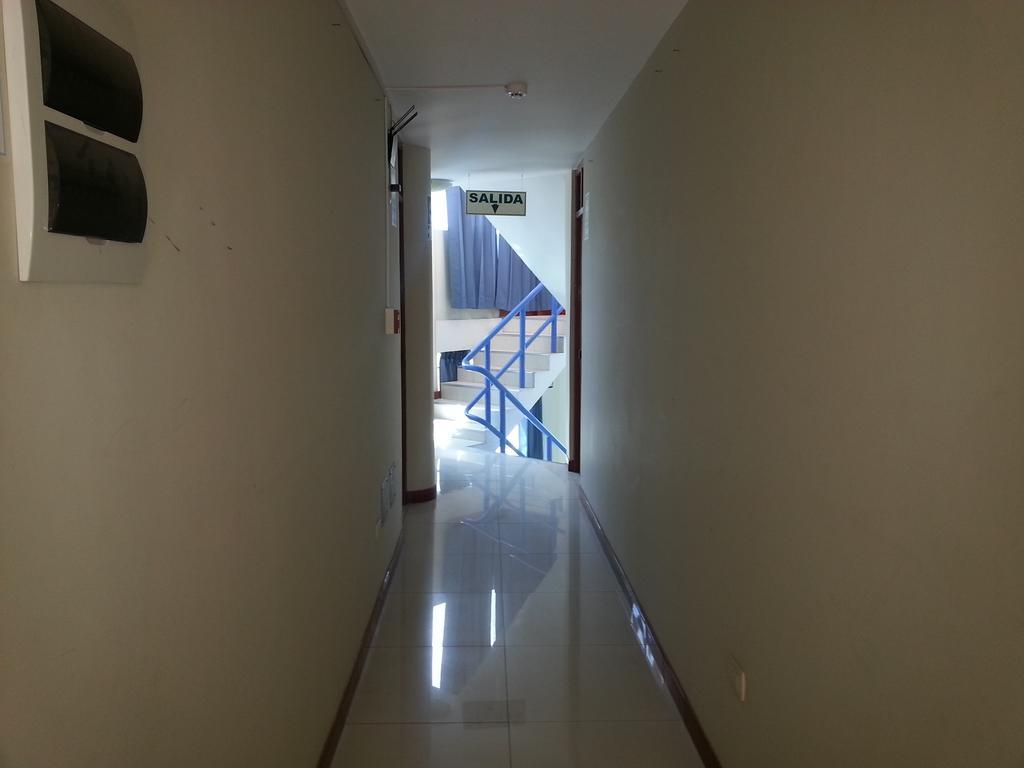 Hostal Puerto Ingles Іло Екстер'єр фото
